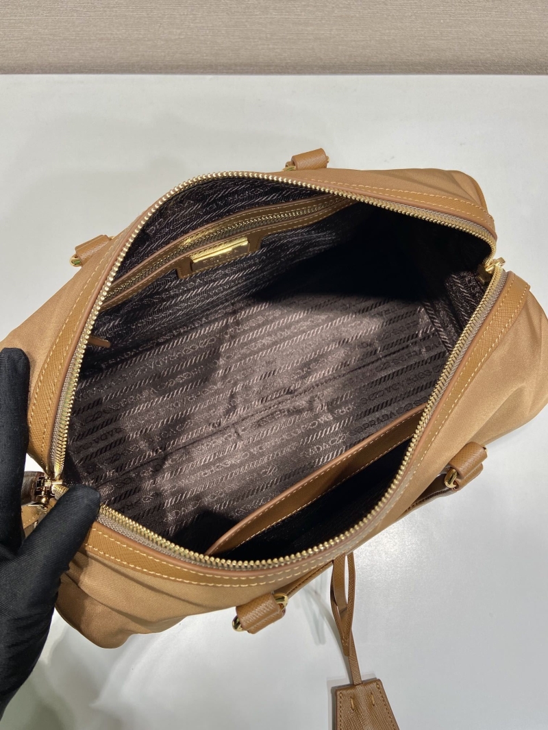 Pra*a travel bags